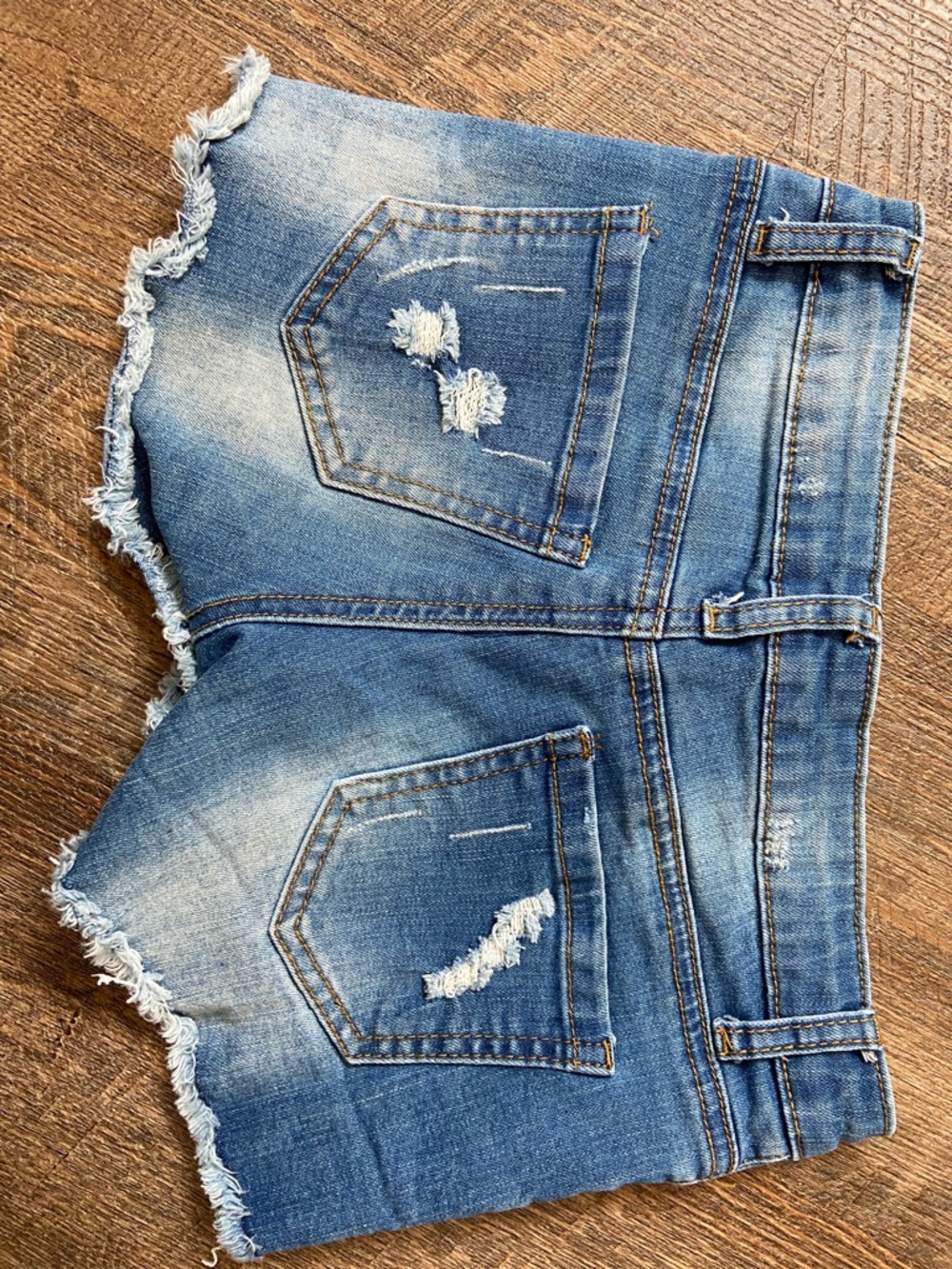 Ardene Distressed Light Blue Denim Cutoff Shorts - Picture 3 of 3